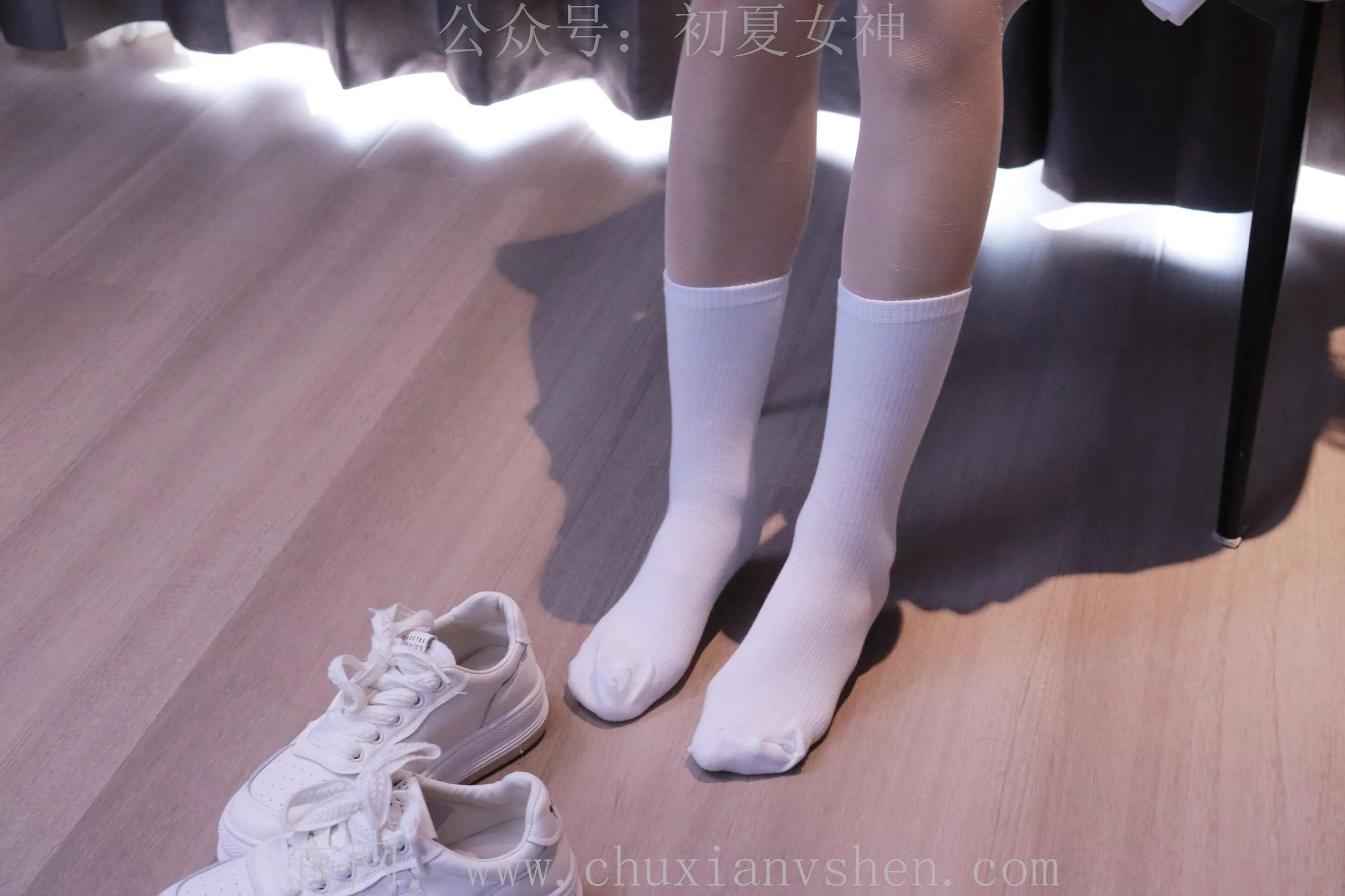 初夏女神 NO.008 雪糕 浅蓝色JK裙搭配小白鞋 [135P]插图9